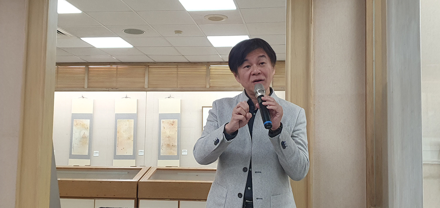 華梵大學主秘黃智陽教授致詞。