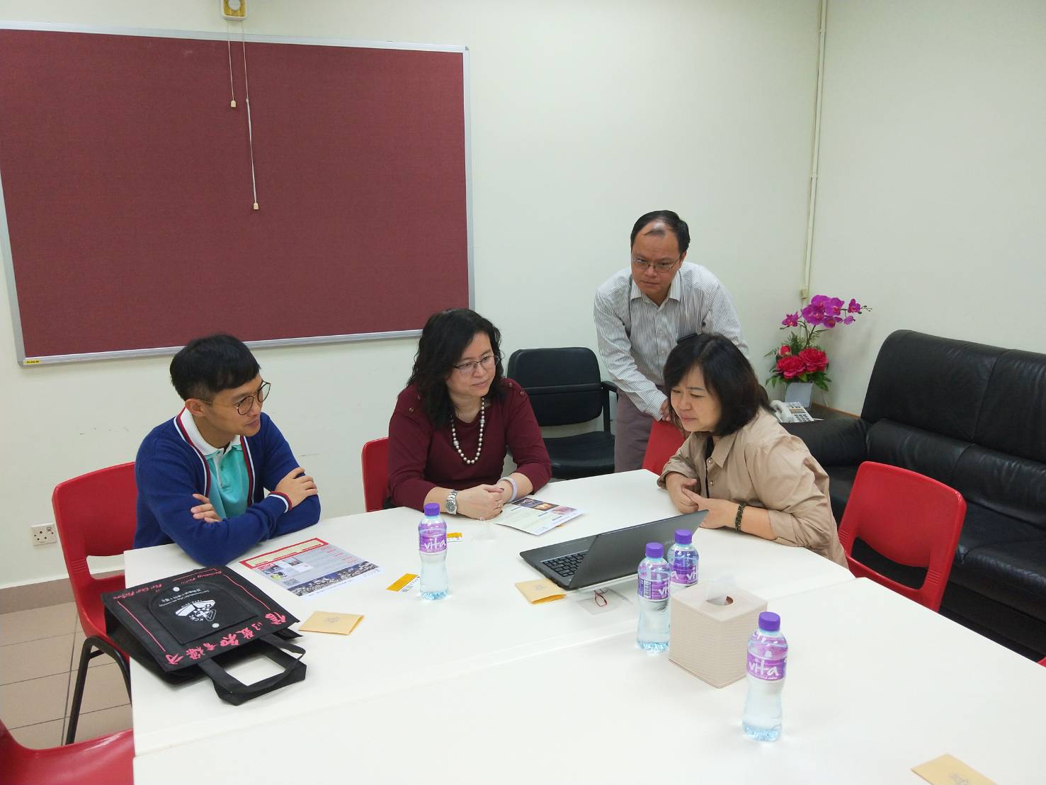 金敏玲執行長分享該校畢業生黃凱琳同學就讀華梵美術與文創學系的求學心得