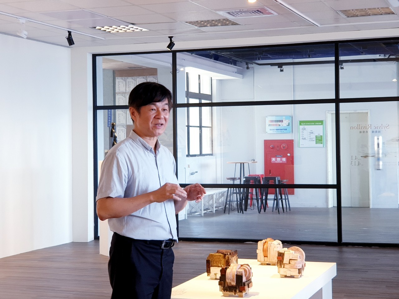 華梵大學人文與藝術學院院長黃智陽教授致詞。